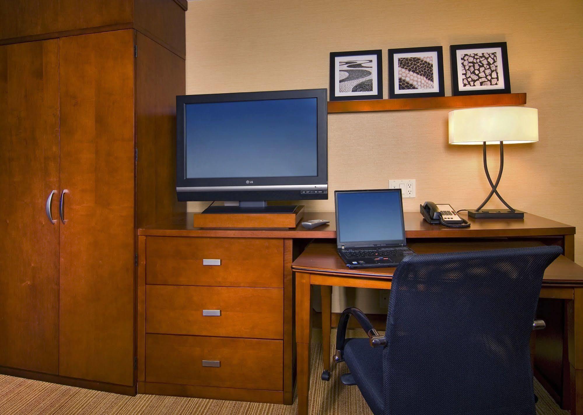 Courtyard By Marriott Charleston Historic District Hotel Quarto foto